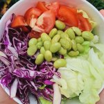 Zdrowo w drodze: sprytne posiłki i przekąski, które pozwolą ominąć fast foody