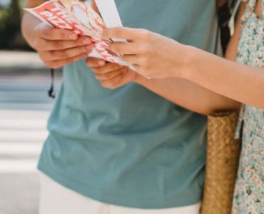 Od świtu do zmierzchu: najwygodniejsze stylizacje na intensywne zwiedzanie