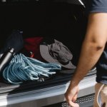 Bagażnik gotowy na wszystko: lista must‑have, która może uratować Ci dzień