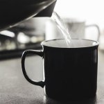 Filtr do wody w domu: mały wydatek, wielkie oszczędności i lepszy smak na co dzień