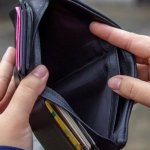 Małe wycieki, wielkie straty: codzienne nawyki, które po cichu drenują budżet — i jak je odwrócić na swoją korzyść