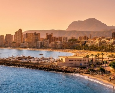Benidorm: Odkryj słońce, zabawę i ukryte skarby Costa Blanca